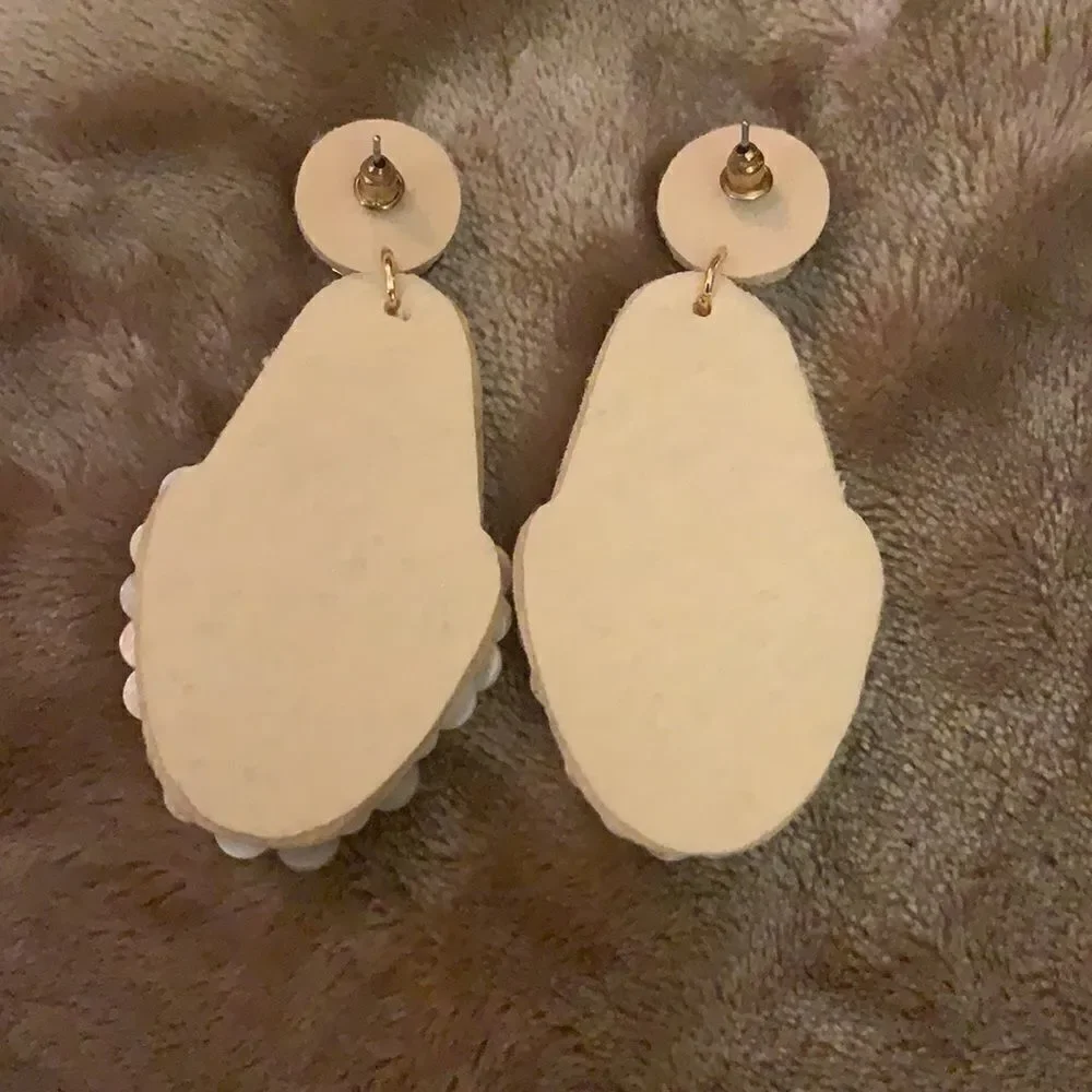 Beautiful Earthy Earrings - Picture 4 of 5